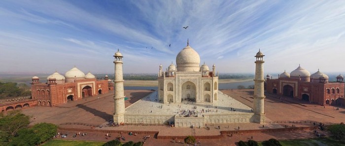 Các nhiếp ảnh gia gọi Taj Mahal là “ tình yêu ẩn giấu trong nghệ thuật đá”